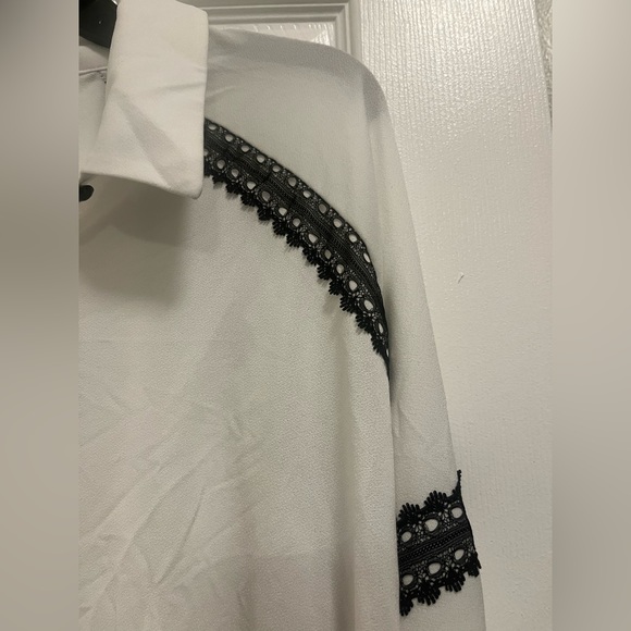 BELLDINI Black Label Petite Lace-Trim Blouse - Picture 4 of 5